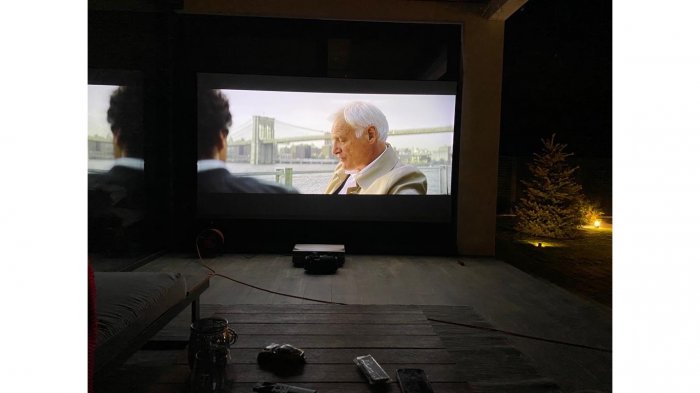 УКФ проектор CHANGHONG B7U + ALR экран 120 дюймов. Домашний кинотеатр у Вас дома.